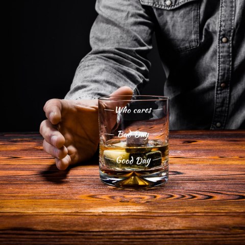 Szklanka do whisky drinków Who cares prezent abc-shop.pl Szklanka do whisky drinków Who cares prezent abc-shop.pl